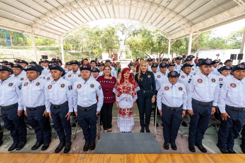 WhatsApp-Image-2025-12-04-at-8.23.01-PM-1024x684 Layda Sansores Y Marcela Muñoz Celebraron la Graduación de la XXVII Generación de Policías Estatales