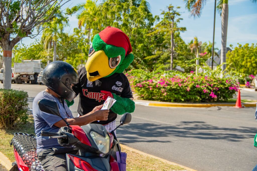 WhatsApp-Image-2025-12-10-at-12.15.50-PM-1024x683 DAN BANDERAZO DE INICIO AL VACUNATÓN