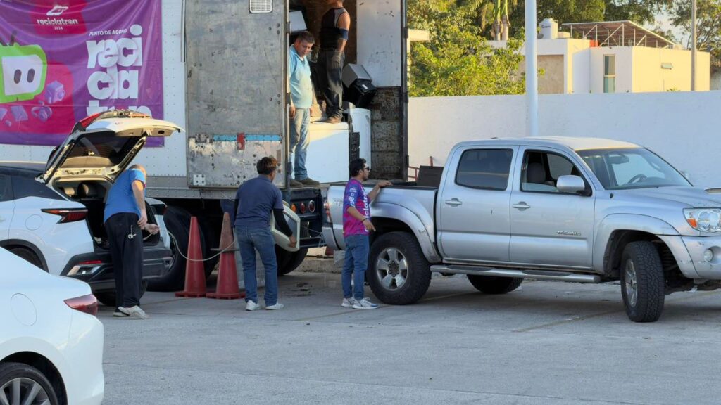 WhatsApp-Image-2025-12-10-at-12.16.57-PM-3-1024x576 RECICLATRÓN CIERRA EL AÑO CON BUENA PARTICIPACIÓN