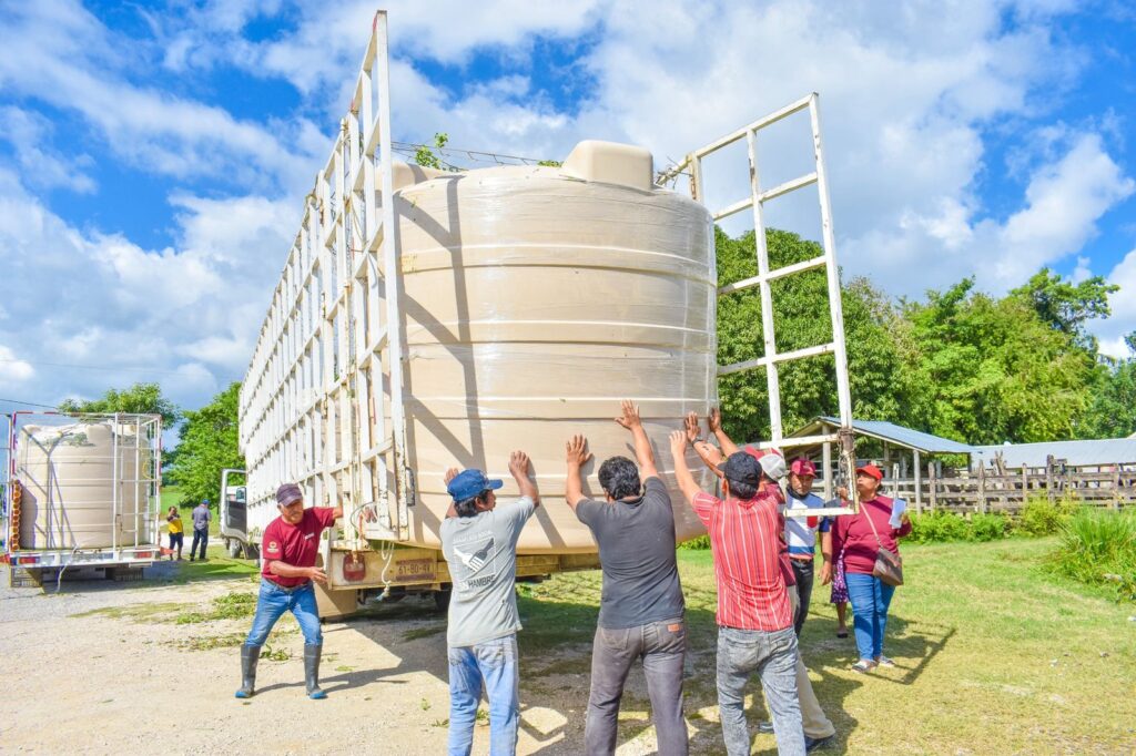 WhatsApp-Image-2025-12-23-at-11.26.06-AM-1-1024x682 Secretaría de Bienestar Fortalece el Acceso al Agua en Boca Chica Palizada