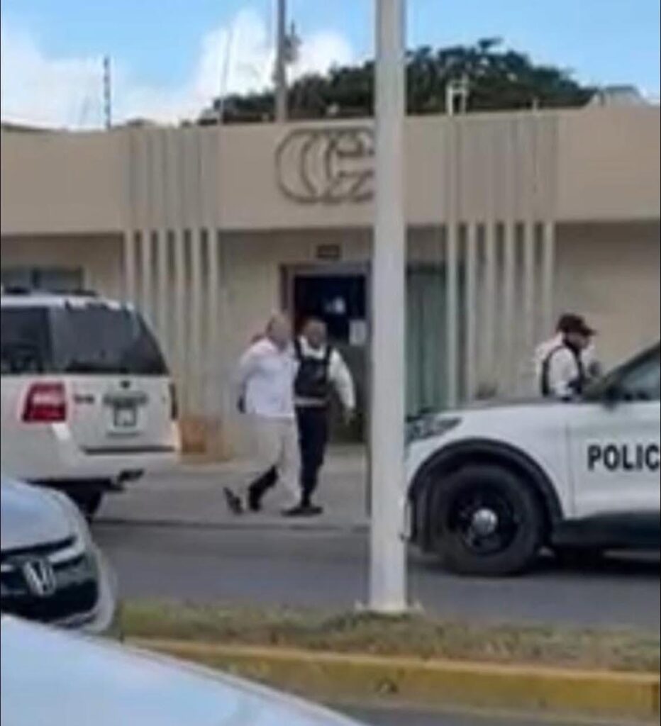 WhatsApp-Image-2026-01-12-at-11.00.08-AM-932x1024 Trasciende detención del rector de la UAC por la Fiscalía General del Estado