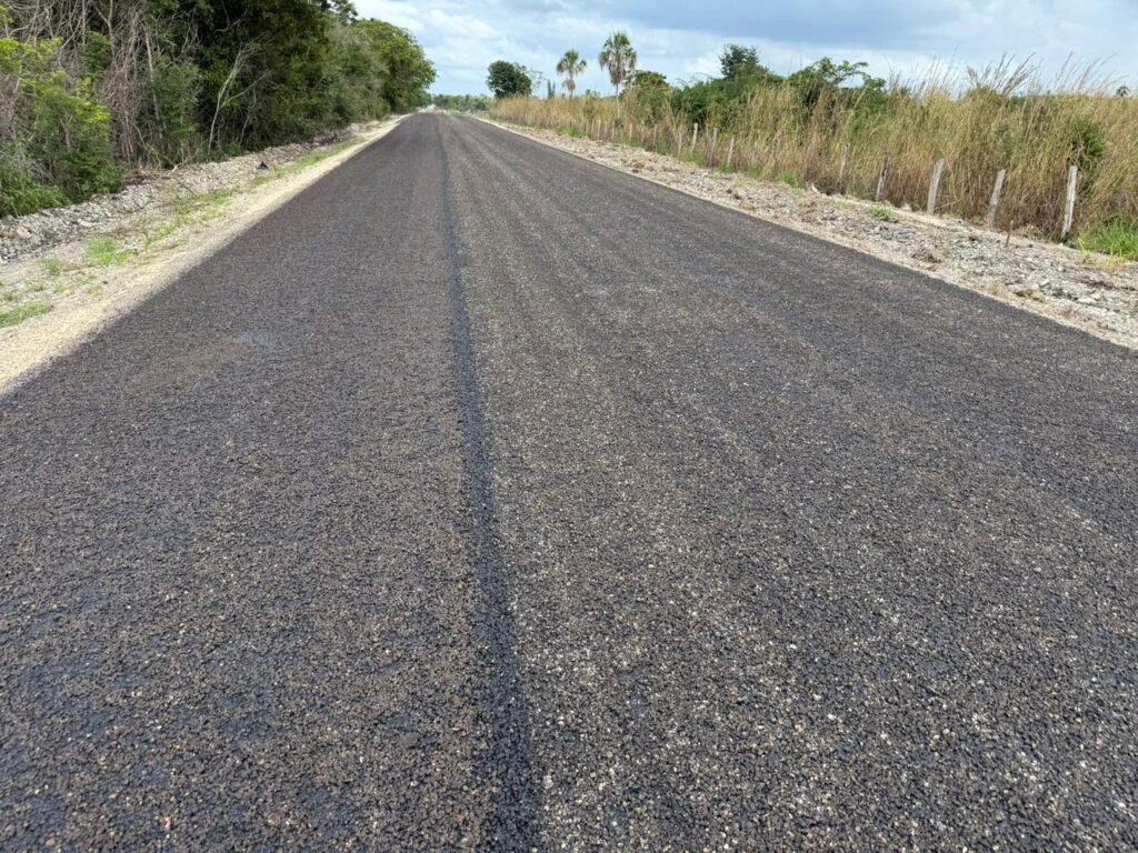 WhatsApp-Image-2026-01-14-at-10.21.53-AM-3-1024x768 Gobierno del Estado Concluyó Mantenimiento de la Carretera Haro-Don Samuel, Escárcega