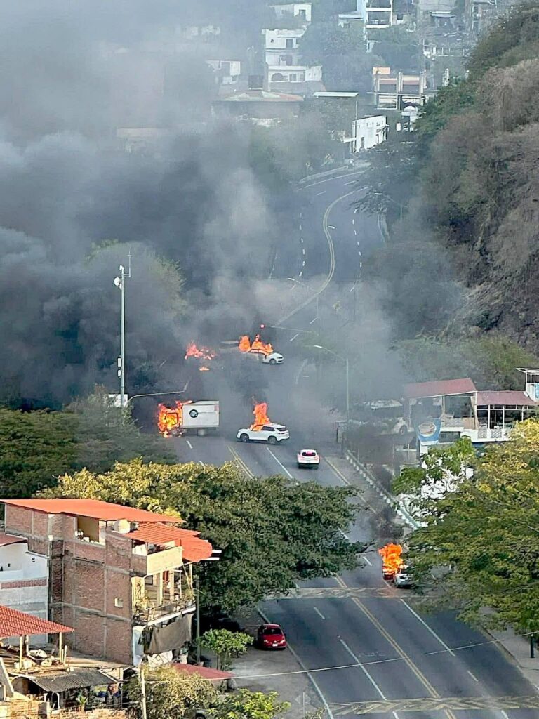 639055467_1461173602382369_4619077154501957380_n-768x1024 Se Desataron Bloqueos en Varios Estados Por Muerte del Máximo Líder del CJNG