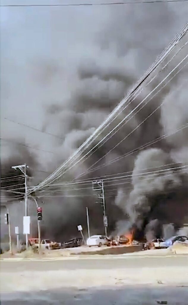 639568767_1461173725715690_4208775274682552382_n-633x1024 Se Desataron Bloqueos en Varios Estados Por Muerte del Máximo Líder del CJNG