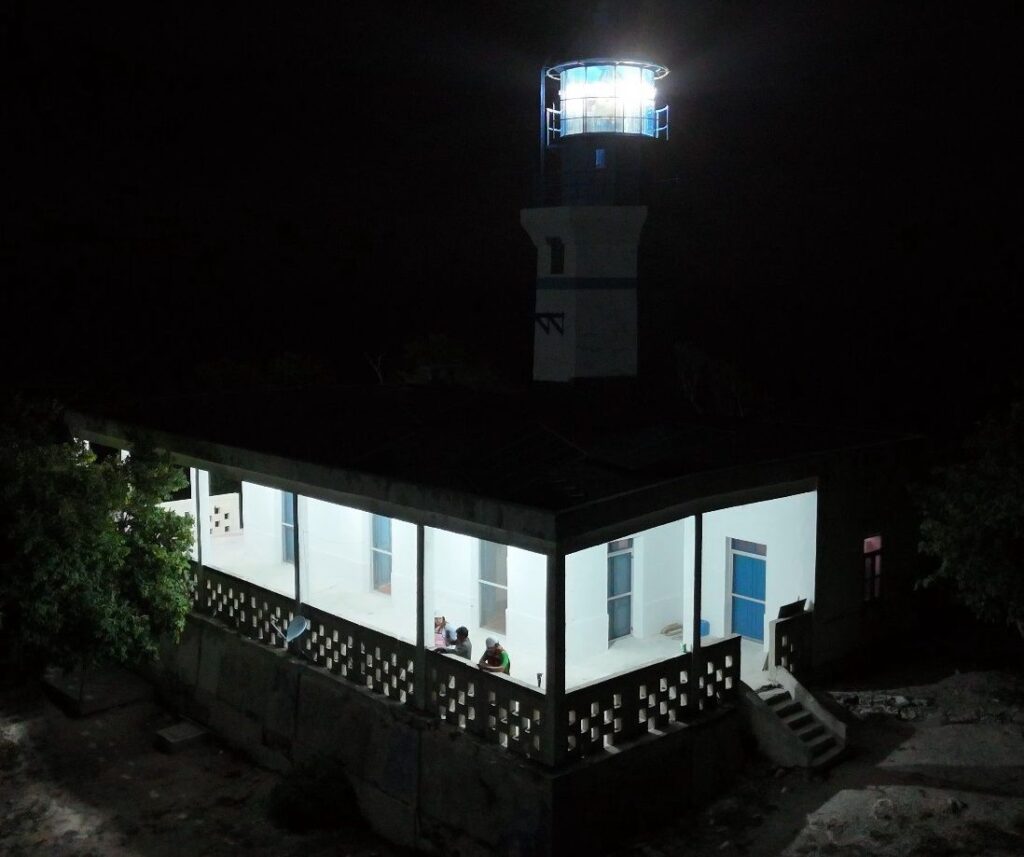 WhatsApp-Image-2026-02-24-at-5.53.23-PM-3-1024x857 Con Inversión de Más de un MDP., APICAM Moderniza Iluminación y Casa del Faro del Morro en Seybaplaya