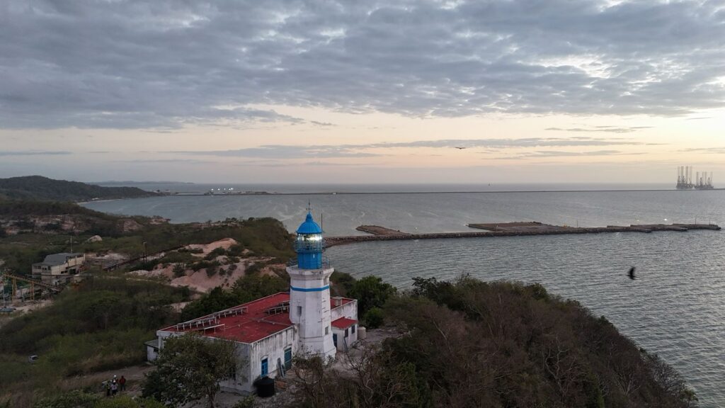 WhatsApp-Image-2026-02-24-at-5.53.23-PM-5-1024x576 Con Inversión de Más de un MDP., APICAM Moderniza Iluminación y Casa del Faro del Morro en Seybaplaya