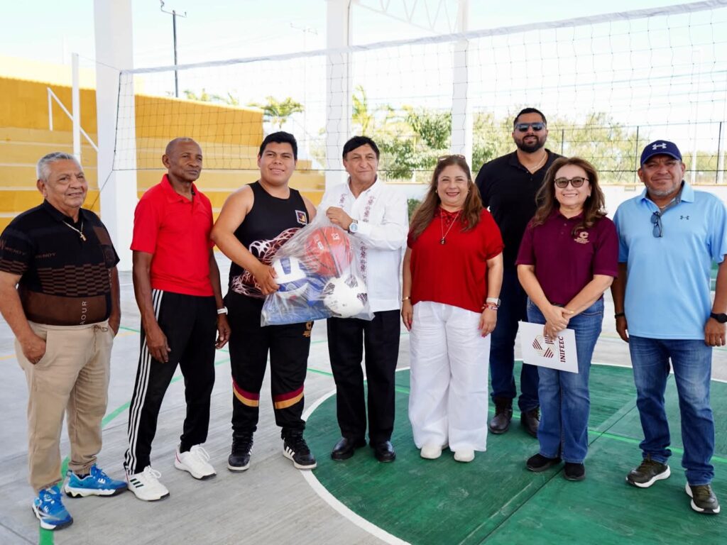 WhatsApp-Image-2026-02-28-at-4.20.26-PM-1-1024x768 Víctor Sarmiento Nuevo Techado de la Cancha de la Preparatoria Del Instituto Campechano