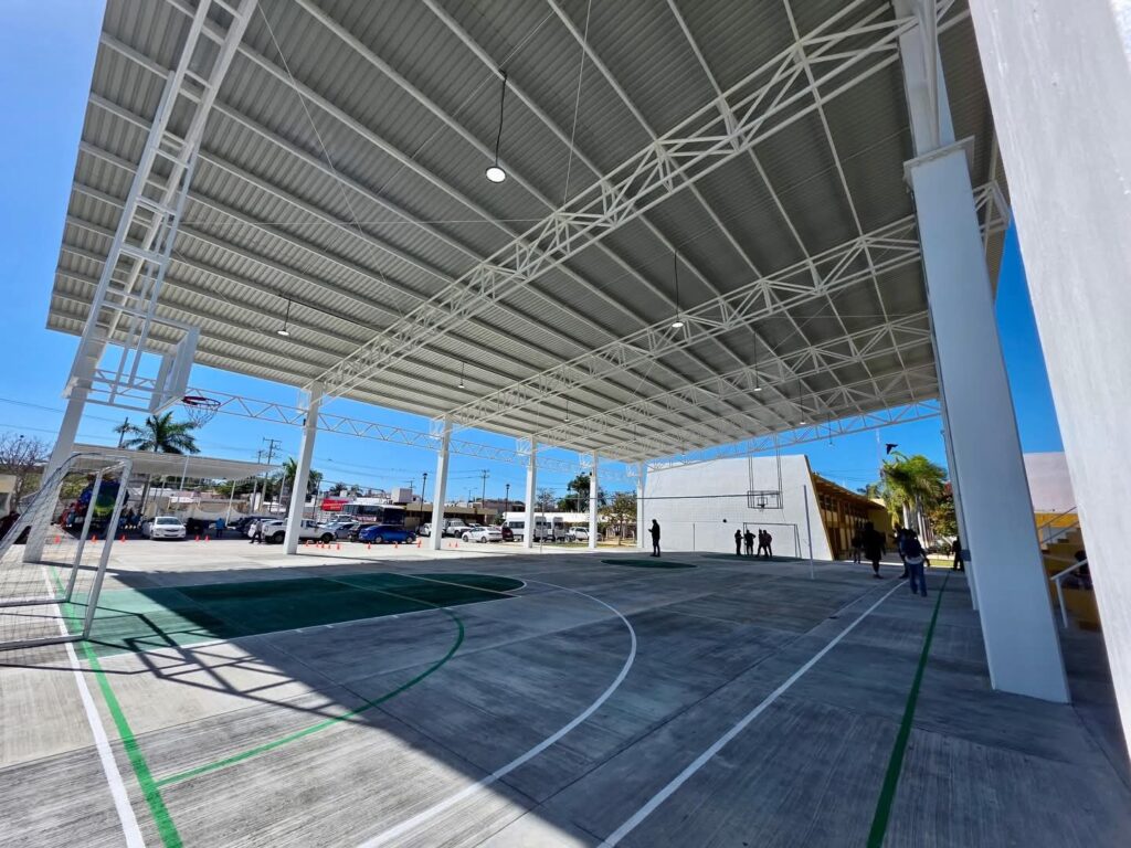 WhatsApp-Image-2026-02-28-at-4.20.27-PM-1024x768 Víctor Sarmiento Nuevo Techado de la Cancha de la Preparatoria Del Instituto Campechano